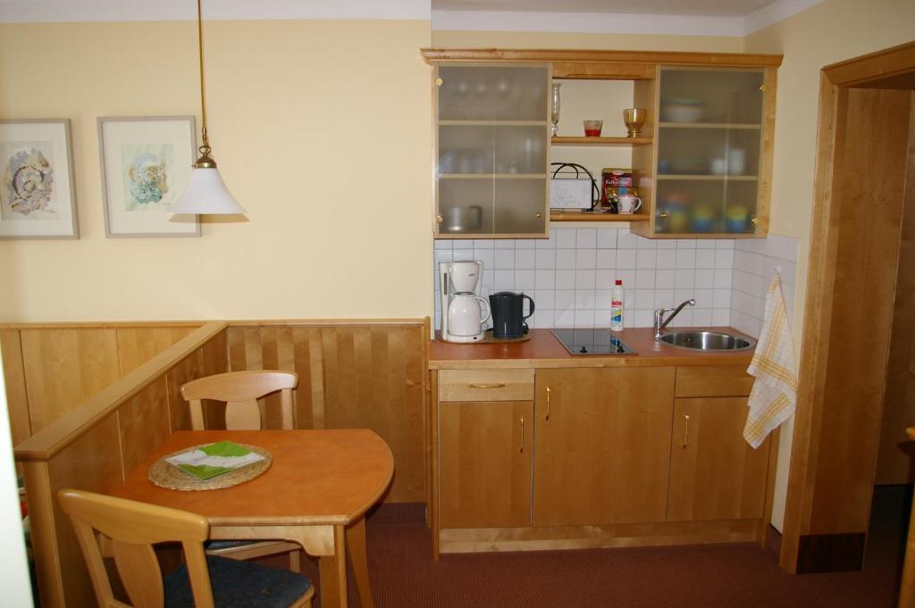 Pension Zur Alten Schmiede Цвізель Номер фото