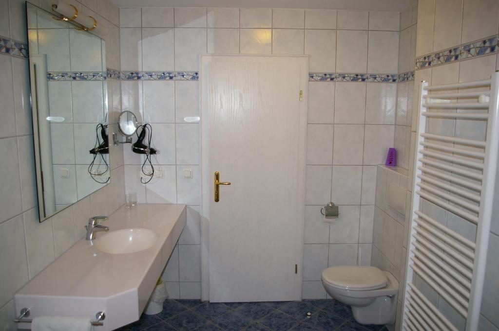Pension Zur Alten Schmiede Цвізель Номер фото