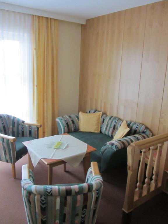 Pension Zur Alten Schmiede Цвізель Номер фото