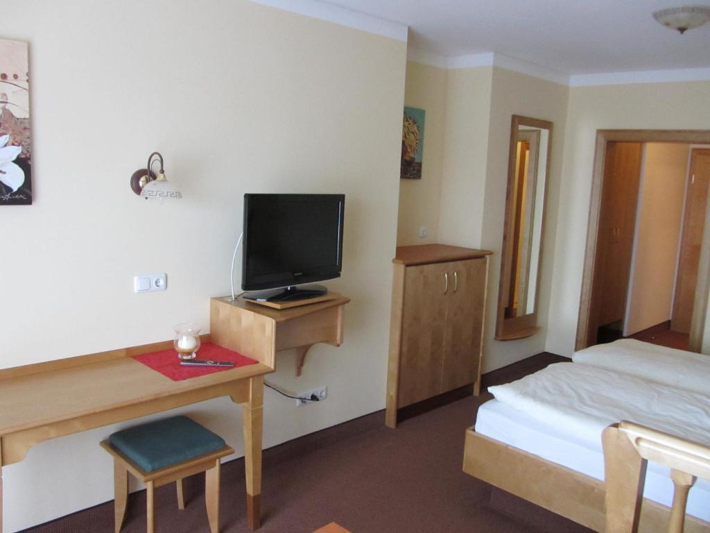 Pension Zur Alten Schmiede Цвізель Номер фото