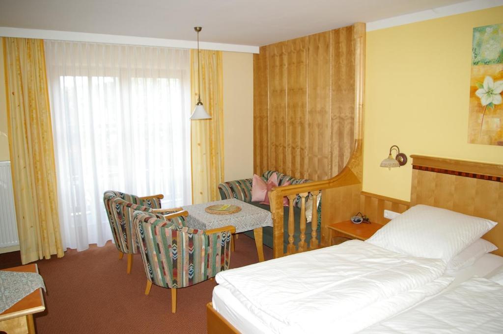 Pension Zur Alten Schmiede Цвізель Номер фото