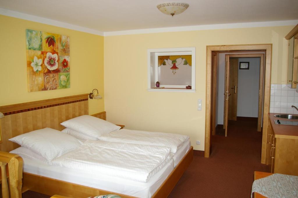 Pension Zur Alten Schmiede Цвізель Номер фото